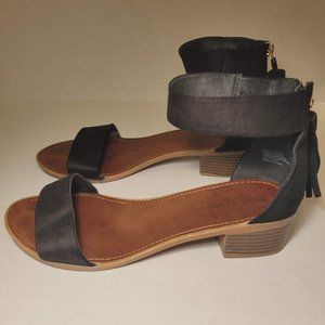 Black Sandals with Tassel